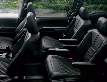 Interior Toyota Noah S-Z '2022–pr.