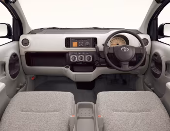 Interior Toyota Passo 1.0 X (KGC30) '02.2010–04.2014