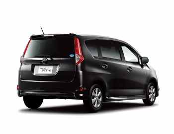 Toyota Passo Sette S '12.2008–02.2012