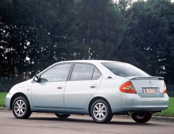 Toyota Prius (NHW11) '2000–03