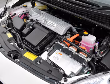 Under the hood Toyota Prius [UK-spec] (ZVW30) '2009–11