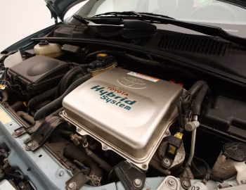 Bajo el capó 2001–03 Toyota Prius [North America] (NHW11) '2000–03