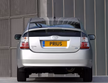 Toyota Prius [UK-spec] (NHW20) '2003–09