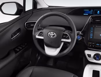 Интерьер Toyota Prius [Worldwide] '2016–18
