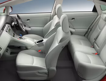 Інтэр'ер Toyota Prius PHV S (ZVW35) '11.2011–16
