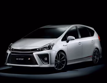 Toyota Prius α GR Sport '11.2017–03.2021