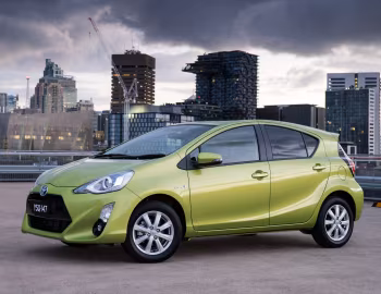 Toyota Prius c [Australia] '2015–17