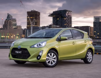 Toyota Prius c [Australia] '2015–17