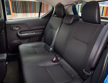 Interior 2018–19 Toyota Prius c '2017–19