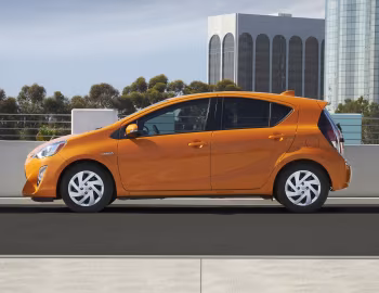 2015–16 Toyota Prius c [North America] '2014–16