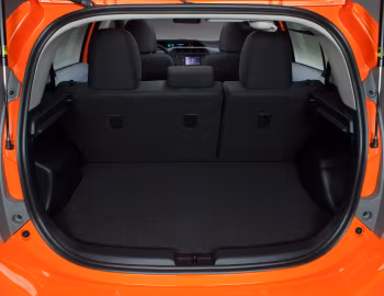 Interior 2012–14 Toyota Prius c [North America] '2012–14