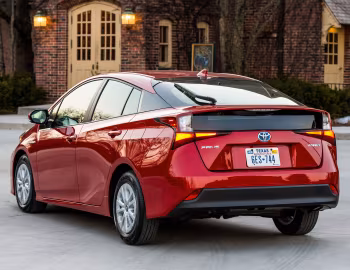 2019–22 Toyota Prius LE [North America] '2019–22