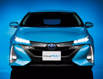 Toyota Prius PHV [Japan] '2016–23