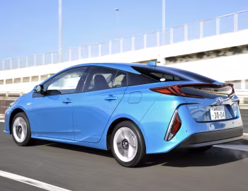 Toyota Prius PHV [Japan] '2016–23