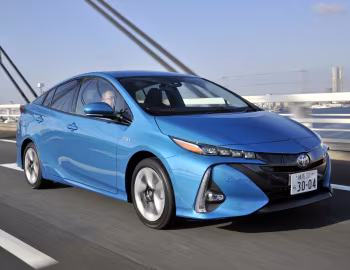 Toyota Prius PHV [Japan] '2016–23