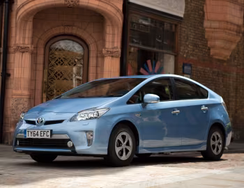 Toyota Prius Plug-In Hybrid [UK-spec] (ZVW35) '2011–17
