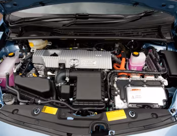 Bajo el capó Toyota Prius Plug-In Hybrid [UK-spec] (ZVW35) '2011–17