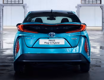 Toyota Prius Plug-in Hybrid '2016–23