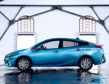 Toyota Prius Plug-in Hybrid '2016–23