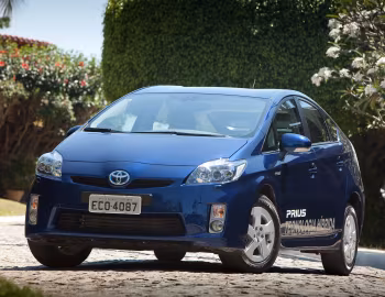 Toyota Prius Plug-In Hybrid [Brazil] (ZVW35) '2013–16