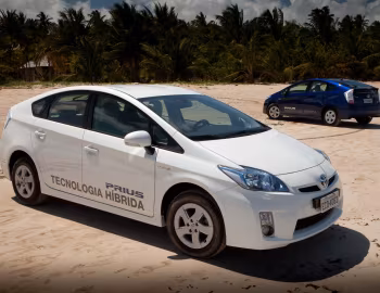 Toyota Prius Plug-In Hybrid [Brazil] (ZVW35) '2013–16