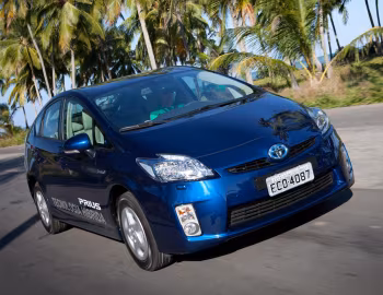 Toyota Prius Plug-In Hybrid [Brazil] (ZVW35) '2013–16