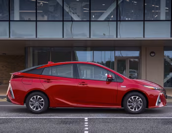 Toyota Prius Plug-in Hybrid "Business Edition+" [UK-spec] '2019–23