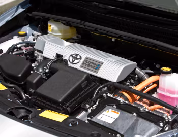 Bajo el capó Toyota Prius Plug-In Hybrid Pre-production Test Car [UK-spec] (ZVW35) '2009–10