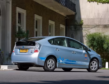 Toyota Prius Plug-In Hybrid Pre-production Test Car [UK-spec] (ZVW35) '2009–10