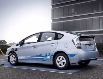 Toyota Prius Plug-In Hybrid Pre-production Test Car [EU-spec] (ZVW35) '2009–10