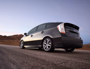 2012–16 Toyota Prius PLUS Performance Package (ZVW30) '2011–16