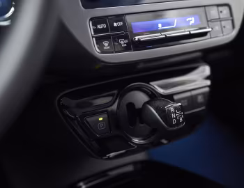 Interior 2021–22 Toyota Prius XLE "2020 Edition" [North America] '2020–22