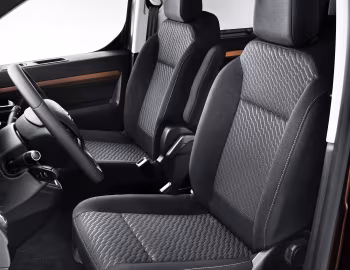 Интерьер Toyota ProAce Verso '2016–23