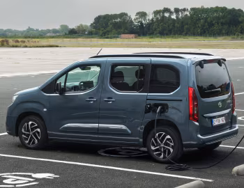 Toyota ProAce City Verso Electric L1 [EU-spec] '2024–pr.