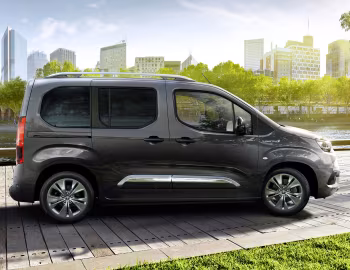 Toyota ProAce City Verso Electric [EU-spec] '2021–23
