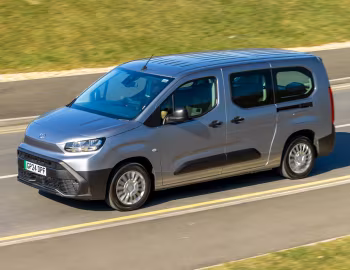 Toyota ProAce City Verso Electric L2 [UK-spec] '2024–pr.