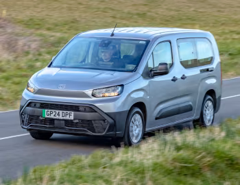 Toyota ProAce City Verso Electric L2 [UK-spec] '2024–pr.