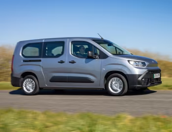 Toyota ProAce City Verso Electric L2 [UK-spec] '2024–pr.