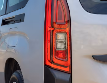 Toyota ProAce City Verso Electric L2 [UK-spec] '2024–pr.