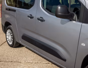 Toyota ProAce City Verso Electric L2 [UK-spec] '2024–pr.