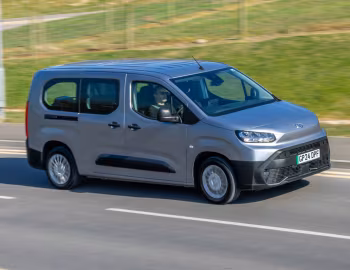 Toyota ProAce City Verso Electric L2 [UK-spec] '2024–pr.