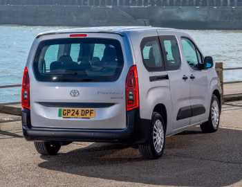 Toyota ProAce City Verso Electric L2 [UK-spec] '2024–pr.