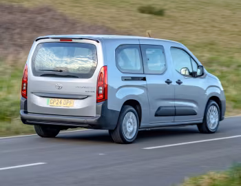 Toyota ProAce City Verso Electric L2 [UK-spec] '2024–pr.