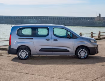 Toyota ProAce City Verso Electric L2 [UK-spec] '2024–pr.