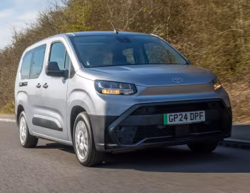 Toyota ProAce City Verso Electric L2 [UK-spec] '2024–pr.