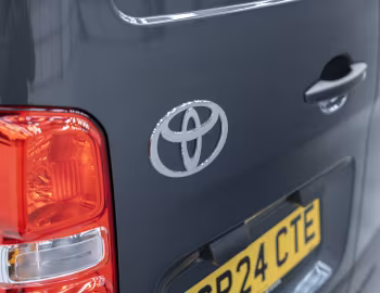 Logotipo Toyota ProAce Electric Van [UK-spec] '2024–pr.