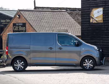 Toyota ProAce Van [UK-spec] '2017–23