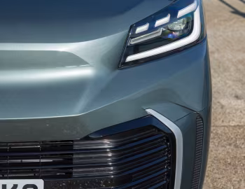 Toyota ProAce Verso Electric [UK-spec] '2024–pr.