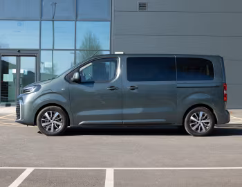 Toyota ProAce Verso Electric [UK-spec] '2024–pr.