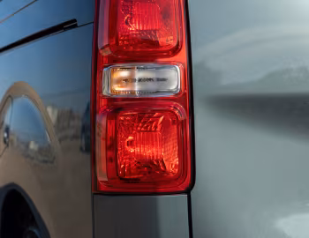 Toyota ProAce Verso Electric [UK-spec] '2024–pr.